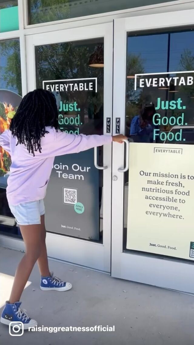 Hey ~Hey Sunshines, on the blog, we dropped by one of faves today! @foreverytable in Chatsworth, California! (Hosted) #ontheblog 
.
Y’all the food is prepared fresh daily with a rotating menu and sliding scale pricing! Drop by @foreverytable for your next meals, breakfast, lunch and dinner. You can enjoy their monthly subscription! 
.
Drop by Everytable in Chatsworth, California #ontheblog #eatincolor #eattherainbow #colorfulfood #blogger 
.
On the blog, you gotta read about this food business doing business on purpose.  All of the details are on the blog! 
.
.
.
.
.
.
.
.
.
.
.
.
#raisinggreatnessofficial #raisinggreatness #socaleats #losangelesblogger #goodeats #eatrealfood #socalmoms #lamomblogger #chatsworth #socalliving #socallife #momsthatblog #foodies #sanfernandovalley